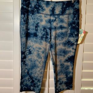 NWT Bloom Yoga Capri